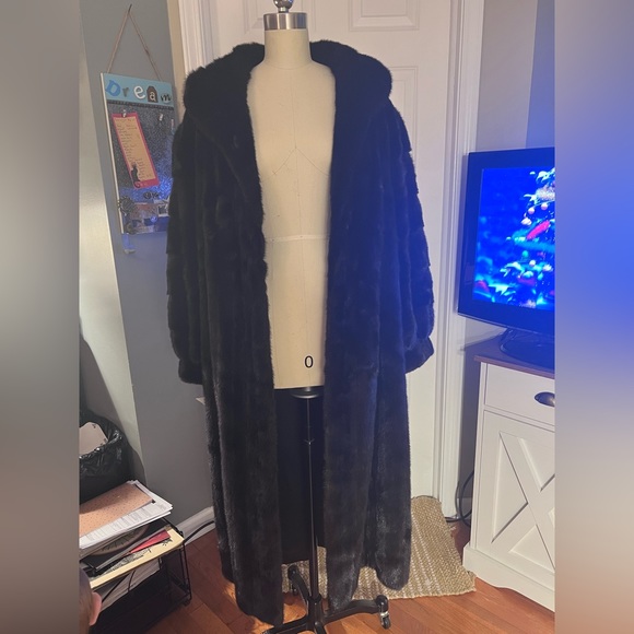 Evans blackglama fur coat - Picture 2 of 4